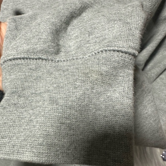 Everlane Heather Gray Crewneck - Picture 6 of 6
